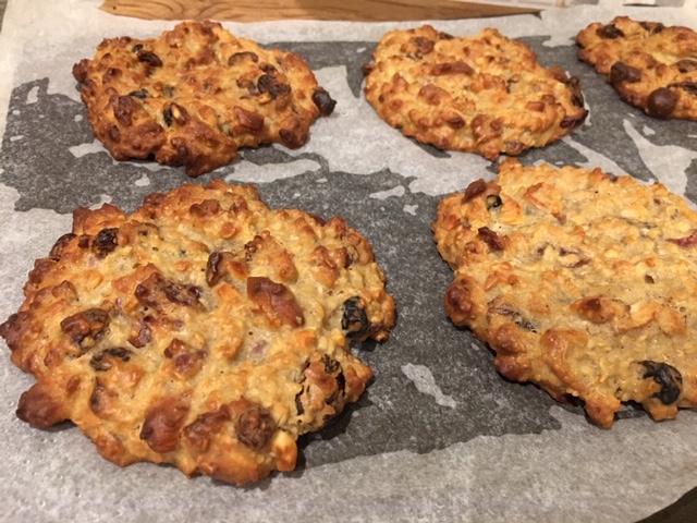 Oaty Nuts & Raisin&nbsp;Cookies